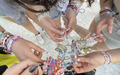 Bond Over Bands: Top Tips for Exchanging Friendship Bracelets at Concerts and Events